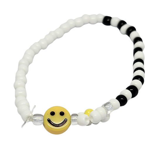 WhimsyWoven Daisy Bracelet – Handmade Bloomlight Series for a Joyful Look (White Daisy)